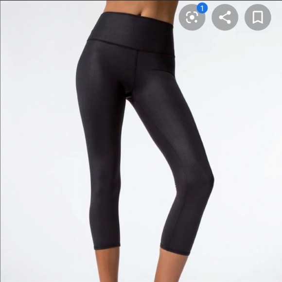 ALO Yoga Pants - Alo high-waisted airbrush Capri in black glossy
